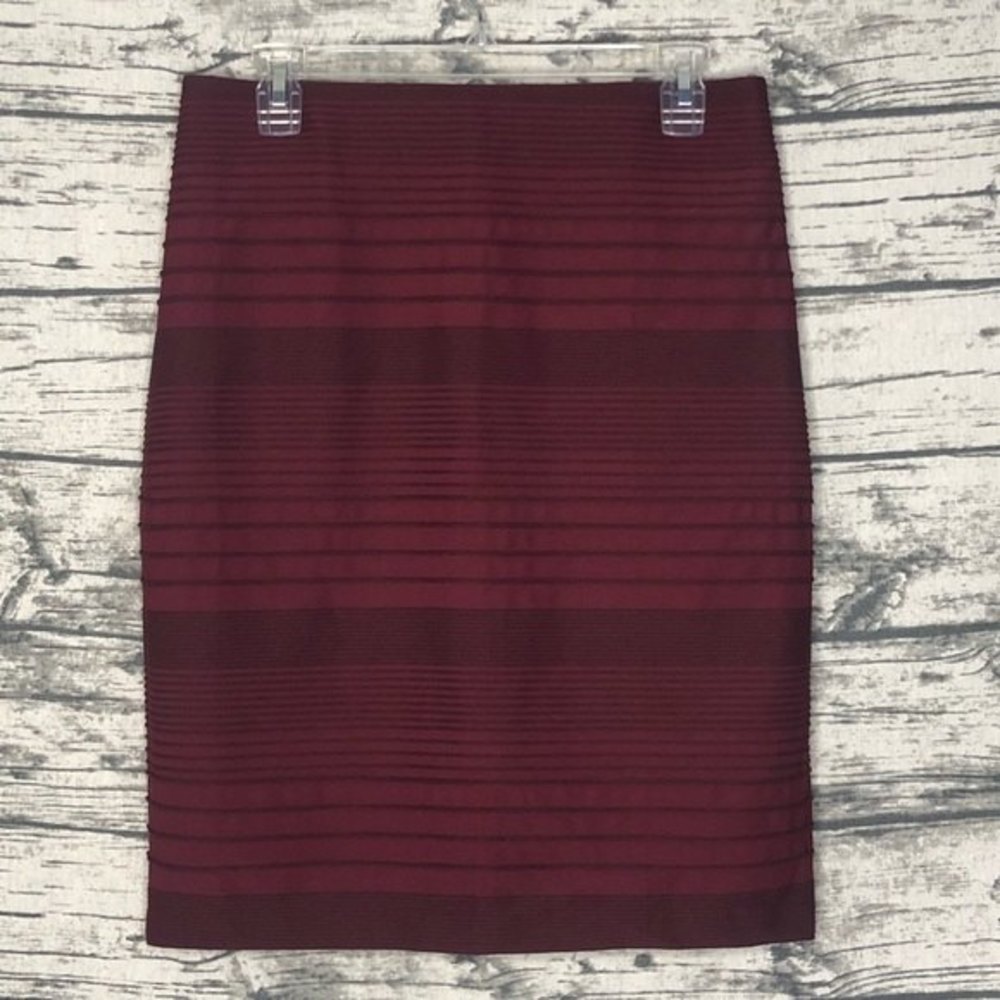 New York & Company Maroon Pencil Skirt Size M